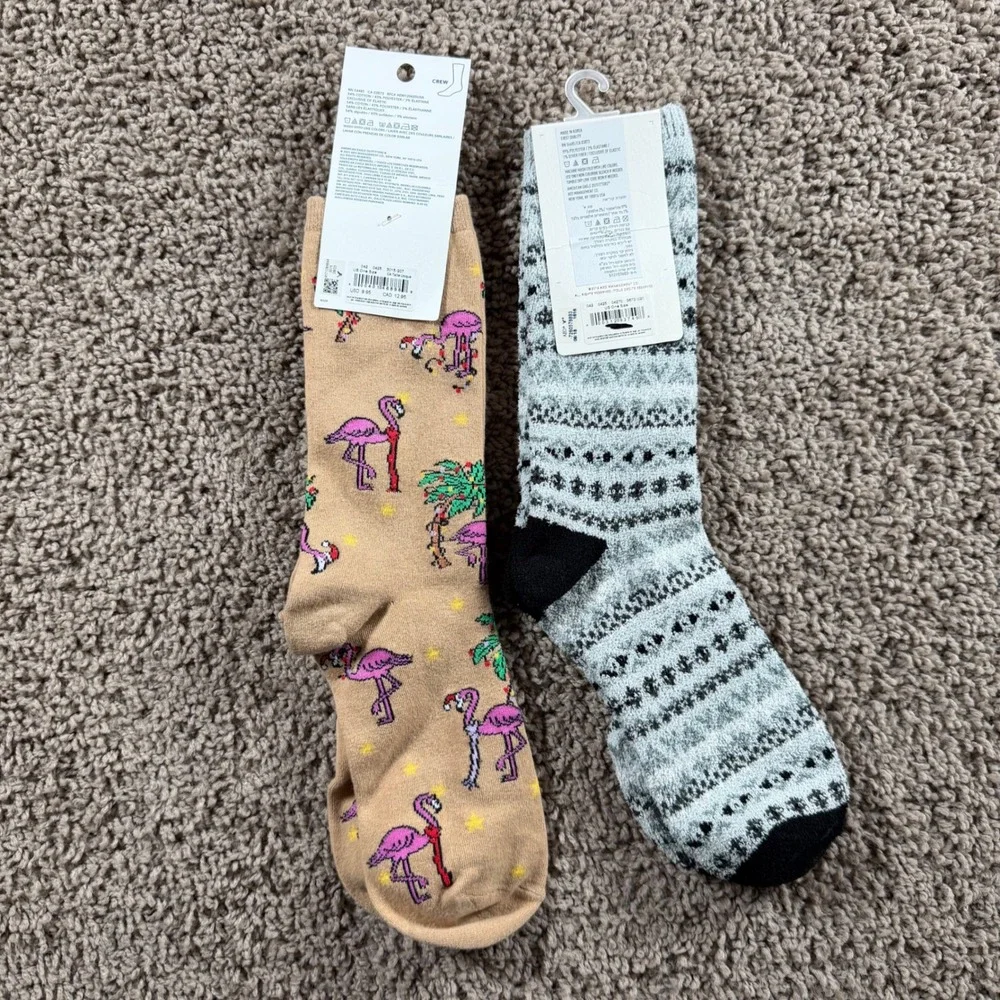 American Eagle Crew Socks‎ bundle Womens 2 Pair Flamingo gray Cozy Knit one size